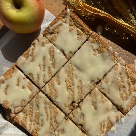 Maple Glazed Apple Blondies - Daddio's Kitchen Apple Cider Blondies, Fall Desserts Kids, Blonde Bars, Apple Blondies, Healthy Snack Choices, Baking List, Apple Cinnamon Bread, Apple Glaze, Apple Sauce