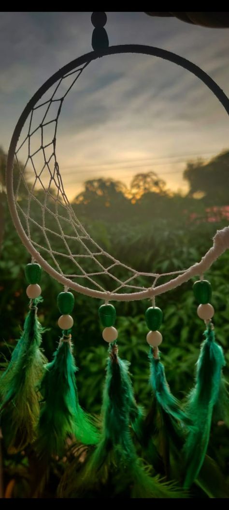 Green Dreamcatcher, Crescent Moon Dreamcatcher, Dream Catcher Decor, Moon Dreamcatcher, Dream Catcher Diy, Dreamcatchers, Dream Catchers, Artsy Fartsy, Crescent Moon