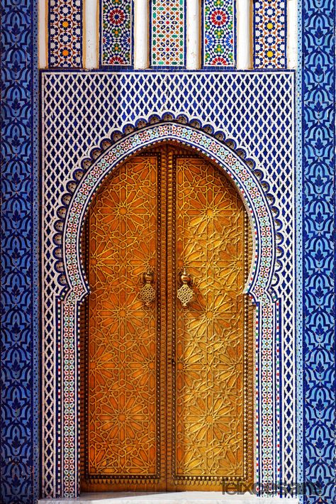 Moroccan Colours, Islamic Door, Mughal Doors Illustration, Moroccan Palace Exterior, Moroccan Palace, Royal Doors, Moroccan Doors Marrakech, Moroccan Doors, Nativity Scene Display