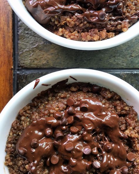 I can’t think of a better way to start the day than with this Chocolate Mocha Quinoa Breakfast Bowl! Naturally vegan and gluten-free, this breakfast bowl is packed full of plant-based protein, whole grains and fiber. The soft, fluffy quinoa is cooked in almond milk and coffee and topped with dark chocolate. Talk about a […] Resepi Biskut, Quinoa Breakfast Bowl, Quinoa Breakfast, Resep Diet, Lost 100 Pounds, Makanan Diet, Peanut Butter Cup, Healthy Sweets Recipes, Baked Oatmeal