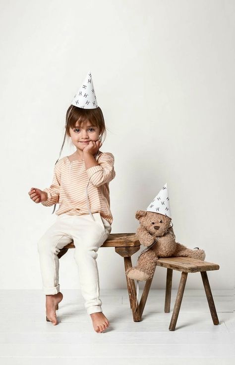 Kind Photo, Baby Mode, Kids Studio, Kids Line, Kids Summer Fashion, Birthday Photography, Foto Baby, Kids Photoshoot, A Teddy Bear