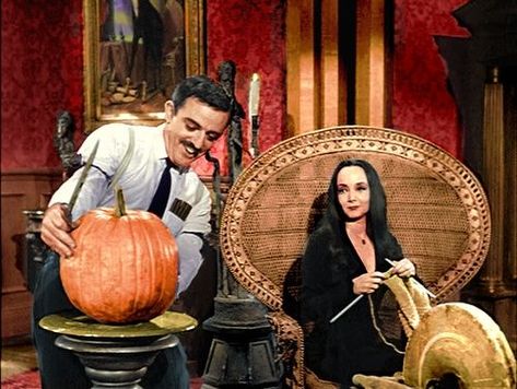 Queen of the Pumpkin Patch The Addams Family 1964, Addams Family Tv Show, Charles Addams, Gomez And Morticia, Addams Family Wednesday, Gomez Addams, Carolyn Jones, Halloween Queen, Morticia Addams