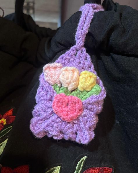 Lavander Love letter bouquet crochet keychain 💌🧶🪡 #crochet #tulipbouquet #crochetlover Crochet Bible Keychain, Letter Bouquet, Crochet Bouquet Keychain, Crochet Lavender Bouquet, Crochet Flower Bouquet Lavender, Bible Accessories, Purple Rose Crochet Bouquet, Bouquet Crochet, Keychain Crochet