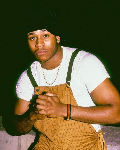 Strapped Archives on Instagram: “LL Cool J photographed by Al Pereira during a portrait session around New York City, NY - November 10, 1990” Vintage Rap Aesthetic, Ll Cool J 90s, 90s Culture, 90s Black Men, 90s Rappers Aesthetic, Matthew Lawrence, 90s Rappers, Hip Hop Classics, Ll Cool J