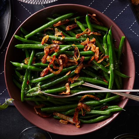 Steamed Green Beans with Rosemary-Garlic Vinaigrette & Fried Shallots Leftover Green Beans, Easy Green Bean Recipes, Shallot Recipes, Easy Green Beans, Lemon Green Beans, Green Beans With Bacon, Steamed Green Beans, Bacon Recipe, Stove Top Recipes