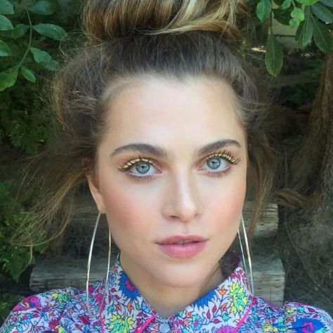 Minimalist Faces with Bold Eyeliner: Anne Winters Anne Winters, Kimberley Anne Woltemas, Anne Winters Instagram, Anne Boleyn Real Face, Dominique Weasley, Bold Eyeliner, Quinn Fabray, Minimal Makeup, Makeup Blog