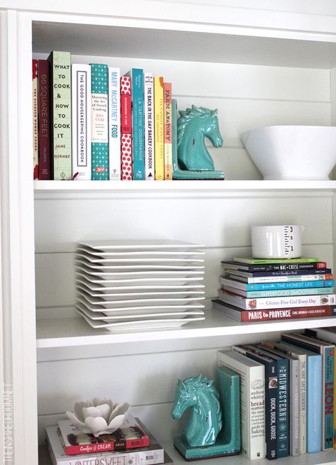 Do you love the look of books and cookbooks in a kitchen? They look great styled with dishes on open shelves! Open Bookshelf Styling, Kitchen Cookbook Shelf, Cookbook Display, Kitchen Bookshelf, Cookbook Storage, Cookbook Shelf, Open Bookshelf, Open Bookshelves, Small Bookshelf