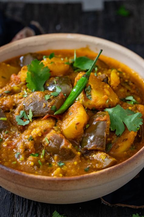 Ringan Batata nu Shaak | Eggplant and Potato Sabzi Tamarind Paste, Vegetable Curry, Winner Winner Chicken Dinner, Winner Winner, Curry Leaves, Garam Masala, Food Food, Chicken Dinner, Food For Thought