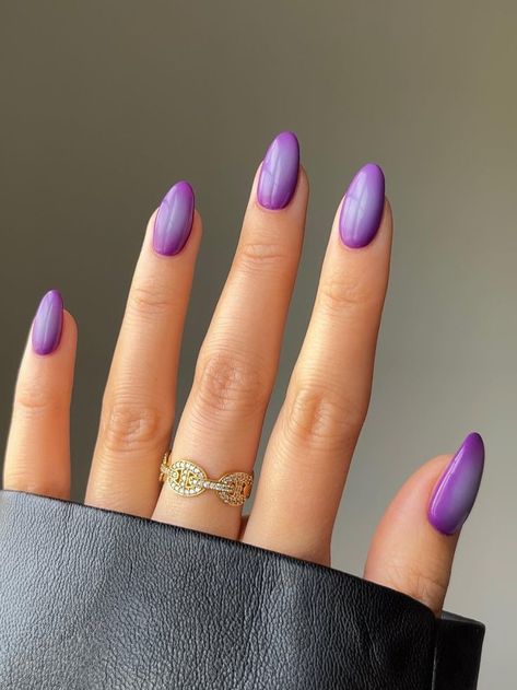 Aura Nail Art Purple And Silver Nails, Dark Purple Nails, Violet Nails, Purple Nail Art, Lilac Nails, Nagellack Trends, La Nails, Fall Nail Trends, Purple Nail Designs