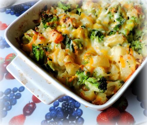 Broccoli & Potato Casserole Broccoli Potato Casserole, Frozen Broccoli Recipes, Broccoli Patties, Broccoli Cauliflower Casserole, Broccoli Potato, Broccoli Side Dish, Celery Recipes, Broccoli And Potatoes, Healthy Potatoes