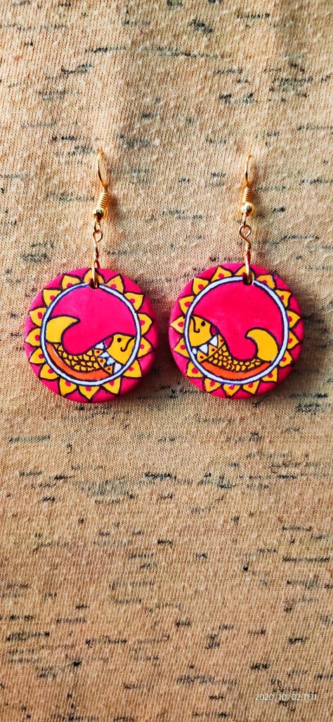 this gorgeous handcrafted earrings is in beautiful color combinations. A good match for all occasions! Madhubani Jewellery Design, Mdf Earrings, Full Earrings, Painted Necklace, Diy Jewelry Set, Diy Fabric Jewellery, Hand Painted Necklace, Colorful Rangoli, Painting Reference