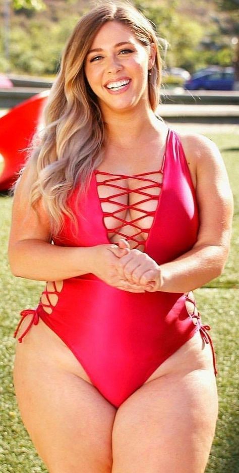 Swimsuit Plus Size, Red One Piece, Big Girl Fashion, Swimsuit Models, Plus Size Beauty, Plus Size Models, Red One, Plus Size Swimsuits, Plus Size Swimwear