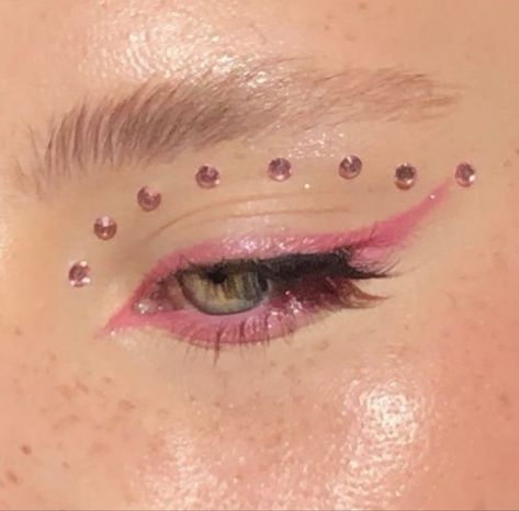 Gem Makeup, Artsy Makeup, Rhinestone Makeup, Makeup Eye Looks, Creative Eye Makeup, Creative Makeup Looks, Eye Makeup Art, Pink Makeup, Editorial Makeup