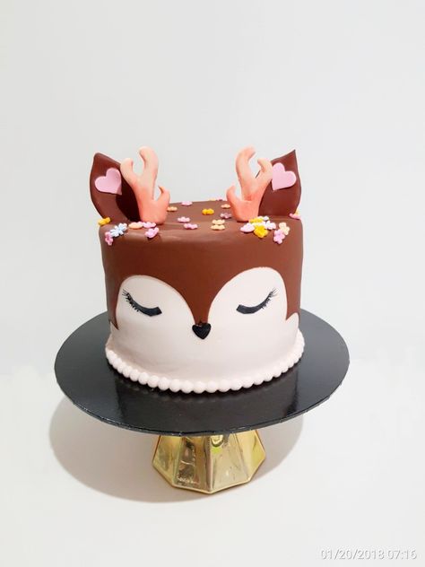 Venado cute Fawn Cake, Cake Squishy, Fox Cake, Animal Cakes, Novelty Cakes, Cake Designs Birthday, Easter Cakes, Cute Desserts, Birthday Cake Kids