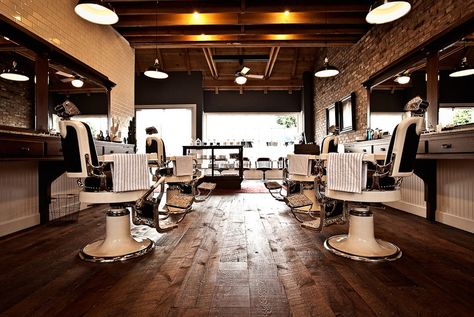 Best Barber Shop, Berry College, Barber Shop Interior, Barber Haircuts, Barbershop Design, Vintage Barber, Barber Shop Decor, Best Barber, Interior Vintage