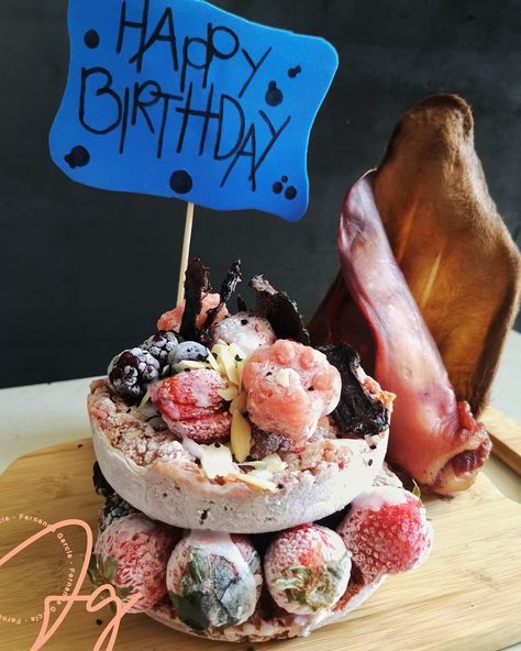 Birthday Cake For Dogs, Bark Cake, Cake For Dogs, Pup Treats, Meat Cake, Raw Cake, Raw Meat, Dog Birthday Cake, Dog Enrichment