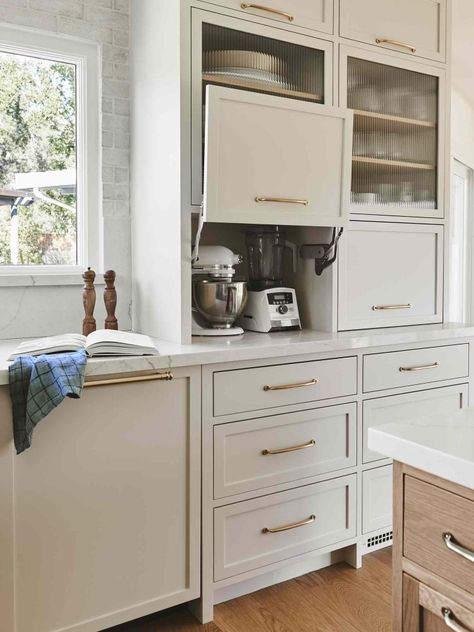 Emily Henderson Kitchen, Neutral Kitchen Ideas, Cabinet Organization Ideas, Kitchen Cabinet Organization Ideas, Counter Clutter, Minecraft Kitchen Ideas, Appliance Garage, Neutral Kitchen, Mudroom Design