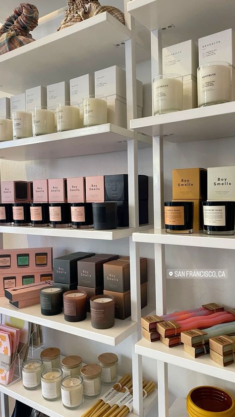 Candle Store Front Ideas, Candle Shop Display Ideas, Candle Office Ideas, Candle Store Ideas, Window Shopping Aesthetic, Candle Shipping Packaging Ideas, Candle Store Aesthetic, Candle Pop Up Shop Ideas, Candle Shop Aesthetic