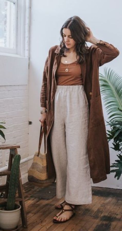 What The Heck is a Style Archetype? - flourishstyling.co Hipster Capsule Wardrobe, Natural Creative Style Outfit, Natural Personality Style, Sage Archetype Aesthetic Clothes, Mystic Archetype Fashion, Explorer Archetype Style, Seeker Archetype, Style Aesthetics Types, The Mother Archetype