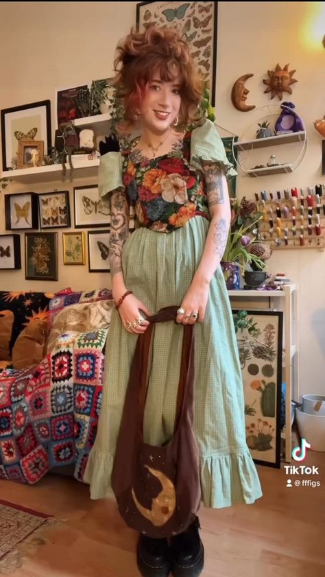 Weird Core Outfits, Hayden Core, Quirky Fashion Vintage, Quirky Outfits, Whimsigoth Style, Maximalist Outfit, Weird Girl, Magic Clothes, Weird Core