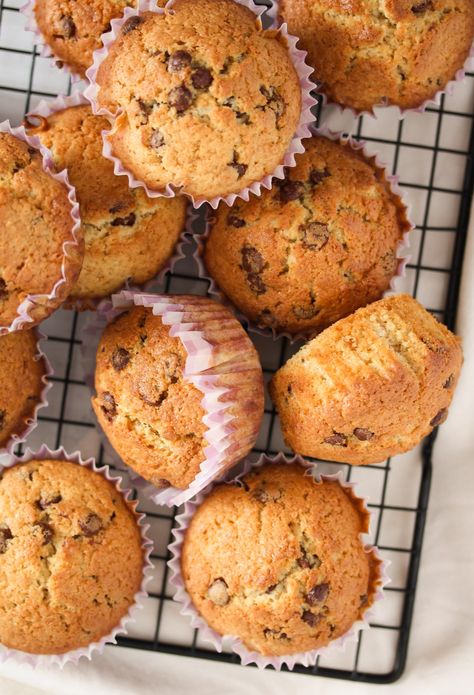 Simple Bailey's muffins that really taste of the Irish cream liqueur. Soft, moist and so delicious!!! Just keep the children away! #whereismyspoon #baileysmuffins #baileyscupcakes #baileysdessert #irishcreammuffins #irishcreamdessert #boozymuffins #muffinsalcohol Irish Cream Desserts, Lamb Shanks Slow Cooker, Baileys Dessert, Baileys Irish Cream Recipes, Fresh Cherry Recipes, Frozen Sweet Potato Fries, Caramel Pears, Slow Cooker Lamb, Roasted Pear