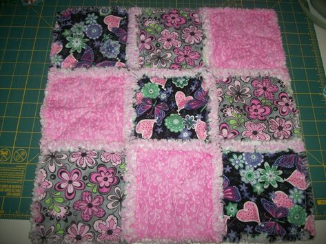 Rag Quilting for the Beginner : 25 Steps (with Pictures) - Instructables Rag Quilt Instructions, Beginner Quilt Patterns Free, Embroidery Beginners, Rag Quilting, Girls Rag Quilt, Flannel Rag Quilts, Rag Quilt Tutorial, Rag Quilt Patterns, History Of Quilting