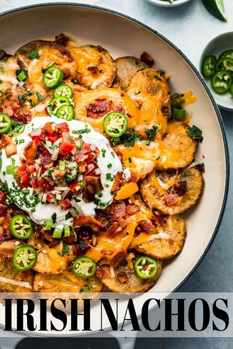 Pub Potatoes, Irish Nachos, Recipe With Potatoes, Fried Potato Chips, Potato Nachos, Irish Potatoes, Kettle Chips, Nachos Recipe, Irish Recipes