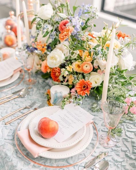 Nüage Designs on Instagram: “Feeling all the summer vibes from this stunning tablescape by @amandareedweddings. Photo by @rebeccatripp_photo ⠀⠀⠀⠀⠀⠀⠀⠀⠀ Featuring our…” Linen Aesthetic, Decoration Wedding Table, Spring Wedding Reception, Summer Wedding Reception, Glamorous Wedding Decorations, Wedding Tablescape, Wedding Linens, Event Inspiration, Glamorous Wedding