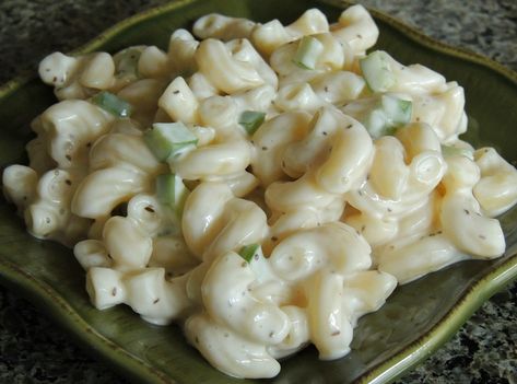 Deli Macaroni Salad Recipe, Bbq Dinners, Mac Salad Recipe, Classic Macaroni Salad, Foodie Lover, Cold Salads, Green Pasta, Super Salads, Mac Salad