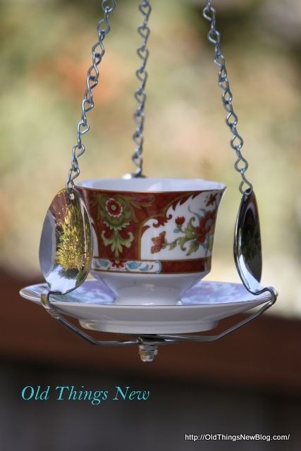 Freedom Friday – On Feeling Lonely Unique Bird Feeders, Teacup Crafts, Tea Cup Bird Feeder, Diy Bird Feeder, Glass Garden Art, Diy Birds, Pretty Cups, Cup Crafts, Glass Garden