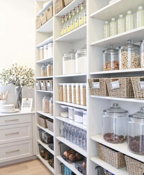 Pantry goals! Here is one of my all time favorite pantries! Nothing like scrolling through organized spaces to motivate me to organize mine. What room do you need inspo to organize? 📷: @thecreativityexchange @cambridgehomecompany #pantry #pantrygoals #pantryorganization #pantrymakeover #pantrydesign #pantrystorage #pantrystaples #kitchenpantry #kitchenorganization #farmhousekitchen #farmhouse #farmhousestyle #farmhousedesign #glassjars #organizedhome #professionalorganizer #organizedlivi... Pantry Organization Ideas Dollar Stores, Pantry Organization Dollar Store, Kitchen Shelving Ideas, Functional Pantry, Pantry Organization Baskets, Pantry Organization Ideas Shelves, Organization Ideas Pantry, Pantry Organization Ideas, Kitchen Shelving