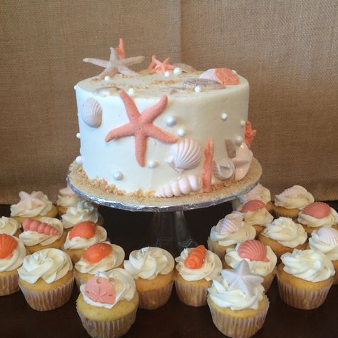 Coconut Girl Birthday Party, Birthday Cake Beach Aesthetic, Starfish Birthday Cake, Starfish Cake, Sea Shell Cake Idea, Wedding Cake Seashell, Seashell Wedding Cake, Seashell Cake, Pina Colada Cake