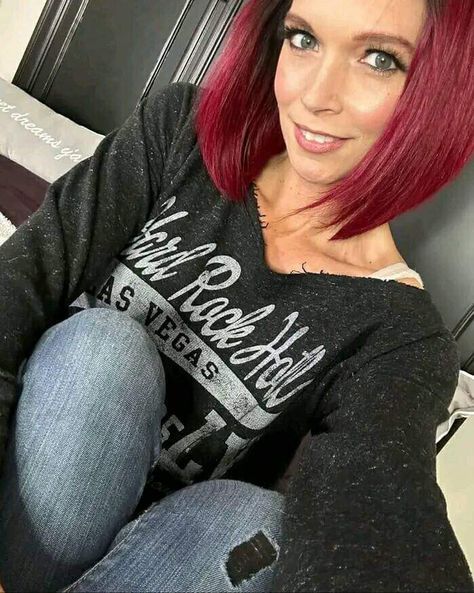 Anna Bell, Universe, Human, Hair, Beauty, Quick Saves