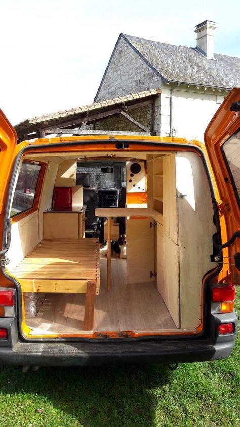 Epic 18 Simple Affordable Camper Van Conversion https://camperlife.co/2019/09/05/18-simple-affordable-camper-van-conversion/ In a van you have whatever you require, wherever you're, and you may go wherever you would like. It may also be a whole lot less expensive than purcha... Kombi Trailer, Kangoo Camper, Volkswagen T4, Campervan Bed, Auto Camping, Kombi Home, Bed Platform, Van Life Diy, Combi Vw