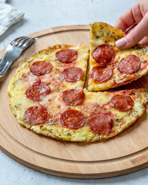 Clean Eating Pizza, Pizza Omelette, Pizza For Breakfast, Clean Eating Kids, Clean Eating Salads, Clean Breakfast, Cheap Clean Eating, Clean Eating Chicken, New Pizza