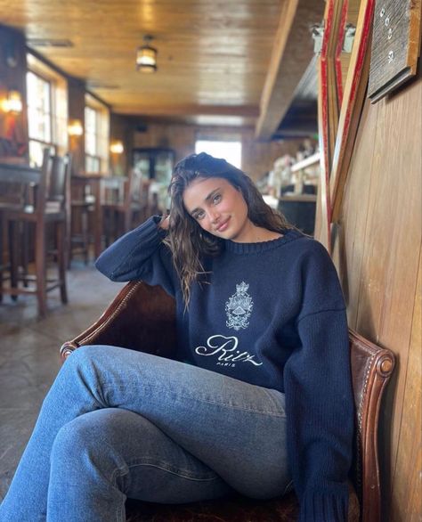 Taylor Hill Street Style, Taylor Hill Outfits, Taylor Hill Instagram, Taylor Hill Style, Trip Fits, Taylor Marie Hill, Vs Models, Italy Trip, Taylor Hill