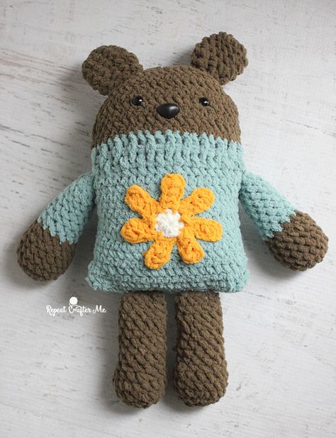 Bernat Crochet Square Bear Crochet Amiguri, Crochet Lovies, Flat Crochet, Crochet Creatures, Bear Clothes, Repeat Crafter Me, Calico Critter, Toy Diy, Baby Crochet Patterns Free