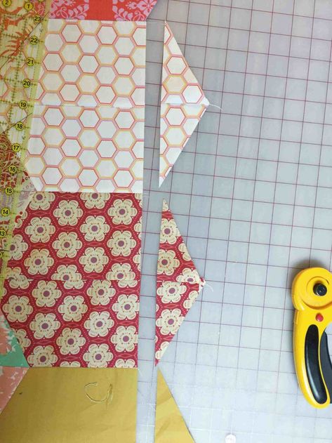 Hexagon Quilts Ideas, Hexagon Quilt Tutorial, Octagon Quilt, Hexie Patterns, Hexie Quilts Patterns, Hexie Quilts, Hexagon Quilt Pattern, Charm Quilts, Hexagon Patchwork