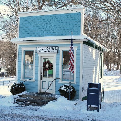 US Post Office by Clark Westfield, via Flickr Vintage Post Office Aesthetic, Post Office Exterior, Post Office Aesthetic, Post Office Design, America House, Vintage Post Office, Post Office Building, Rural Community, Post Boxes