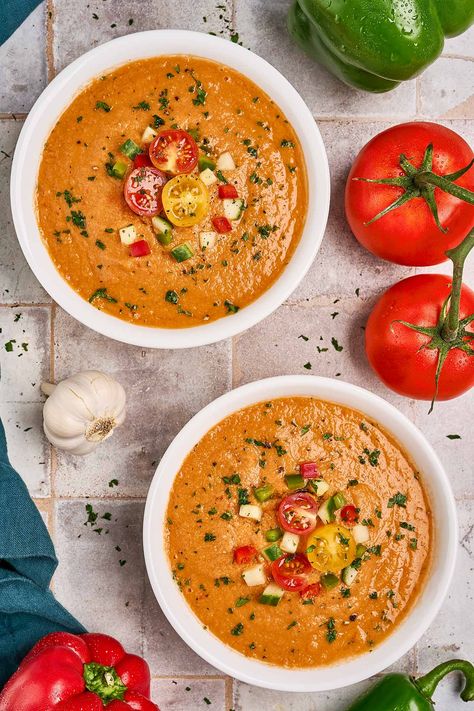 Gazpacho Soup Recipe, Bell Pepper Soup, Avgolemono Soup, Gazpacho Soup, Kids Snack Food, Light Summer Meals, Cold Soups, Tile Background, Lemon Soup