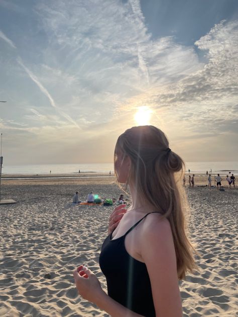 #noordwijk #noordwijkaanzee #beach #sunset Beach Asthetics Photos Ideas, Beach Asthetics Photos, Asthetics Photos, Sea Vibes, Beach Photo Inspiration, Beach Photo, Sweet Sweet, Birthday Photoshoot, Photos Ideas