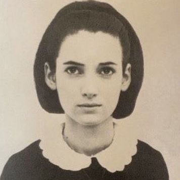 winona ryder icon, profile picture, shoplifting, poster Winona Ryder Shoplifting, Icon Profile Picture, Icon Profile, Winona Ryder, New Sticker, Profile Picture