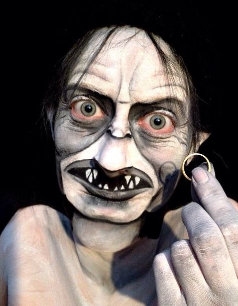 Gollum Face Paint - Imgur Maquillage Halloween Simple, Holloween Makeup, Inspo Makeup, Cosplay Inspo, Cool Halloween Makeup, Horror Makeup, Halloween Makeup Inspiration, Scary Makeup, Amazing Makeup