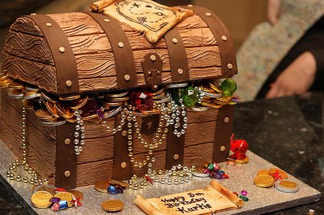 Treasure Chest Cake, Pirate Birthday Cake, Pirate Treasure Chest, Pirate Cake, Pirate Birthday Party, Pirate Treasure, Childrens Birthday Cakes, Pirate Birthday, Cool Birthday Cakes