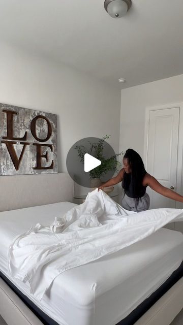 Destene Sudduth on Instagram: "the jean technique at the end is my fave, plus i’ve got brandon on board so he does it now🥰  #bedding #jeanhack #homedecor #homehacks" Secondary Bedroom Ideas, No Box Spring Bed Ideas, How To Make Your Bed, Huge Bedroom Ideas, Bed Making Ideas, Spa Bedroom Ideas, Cozy Guest Bedroom Ideas, Bed Layering, Making Bed