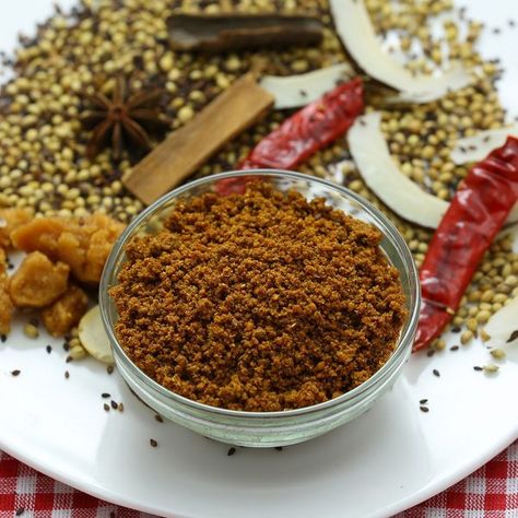 Garam Masala Spice, Recipes In Marathi, Spice Market, A Snowy Day, Seasoning And Spice, Online Grocery Store, Herb Seasoning, Homemade Spices, Masala Recipe