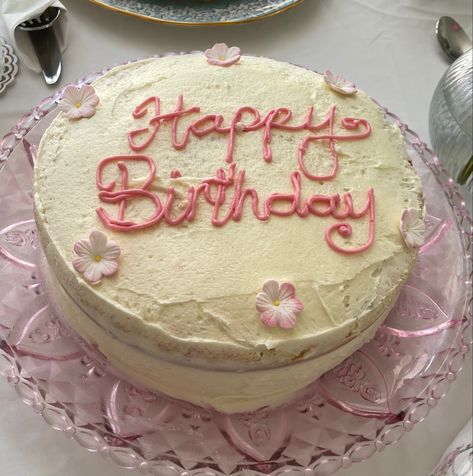 simple homemade buttercream birthday cake 🤍 #birthday #cake #buttercream #vintage Birthday Cake Buttercream, Buttercream Birthday Cake, Homemade Buttercream, Cake Birthday Cake, Cake Buttercream, Pretty Birthday Cakes, Birthday Cakes, Butter Cream, Birthday Cake