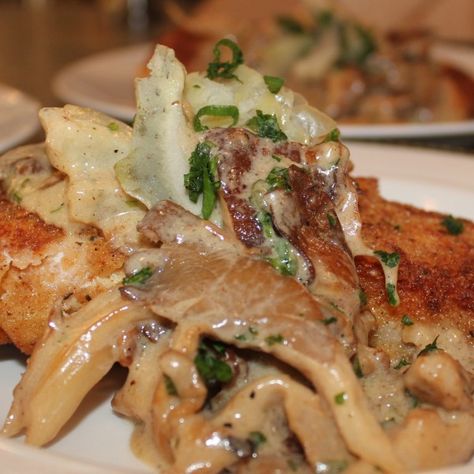 Emerils Recipes, Chicken Tonight, Chicken Recipies, Chicken Entrees, Winner Winner Chicken Dinner, Chicken Main Dishes, Mushroom Sauce, Chicken Dishes Recipes, Poultry Recipes