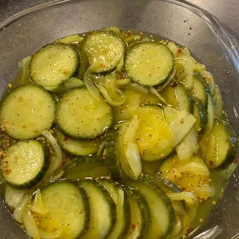 Quick Bread And Butter Pickles, Microwave Bread And Butter Pickles, Microwave Pickles, Microwave Pickles Recipe, Easy Dill Pickle Recipe, Sweet Pickles Recipe, Bread N Butter Pickle Recipe, Freezing Recipes, Microwave Bread