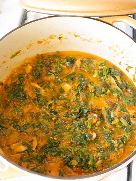 Vegan Efo Riro, Soup Jamaican, Nigerian Meals, Efo Riro, Vegetarian Stew, West African Food, Nigerian Recipes, African Cooking, No Meat